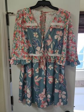 DAVI & DANI Teal and Pink Floral Tie-Front Romper Size Small